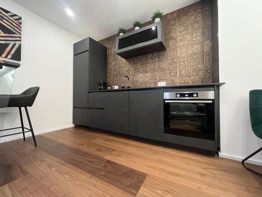 Tiny Wellness Apartment Грац Экстерьер фото